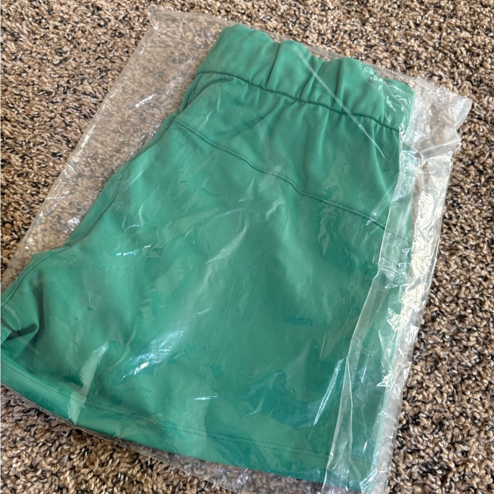 NWT FAIRWAY CLUB SHORTS